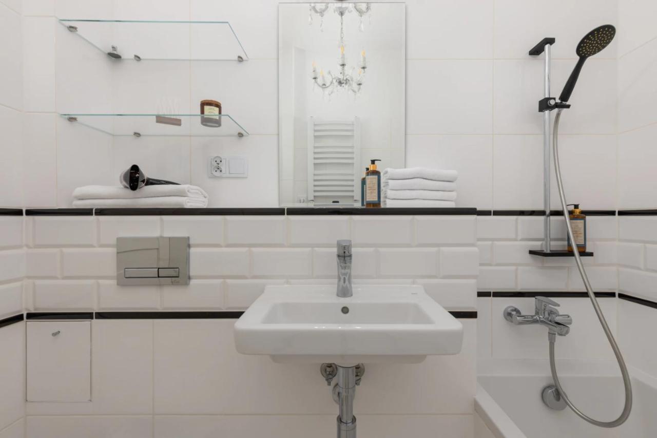 Przestronny Apartament Z Widokiem Na Miasto W Warszawie Warschau Buitenkant foto